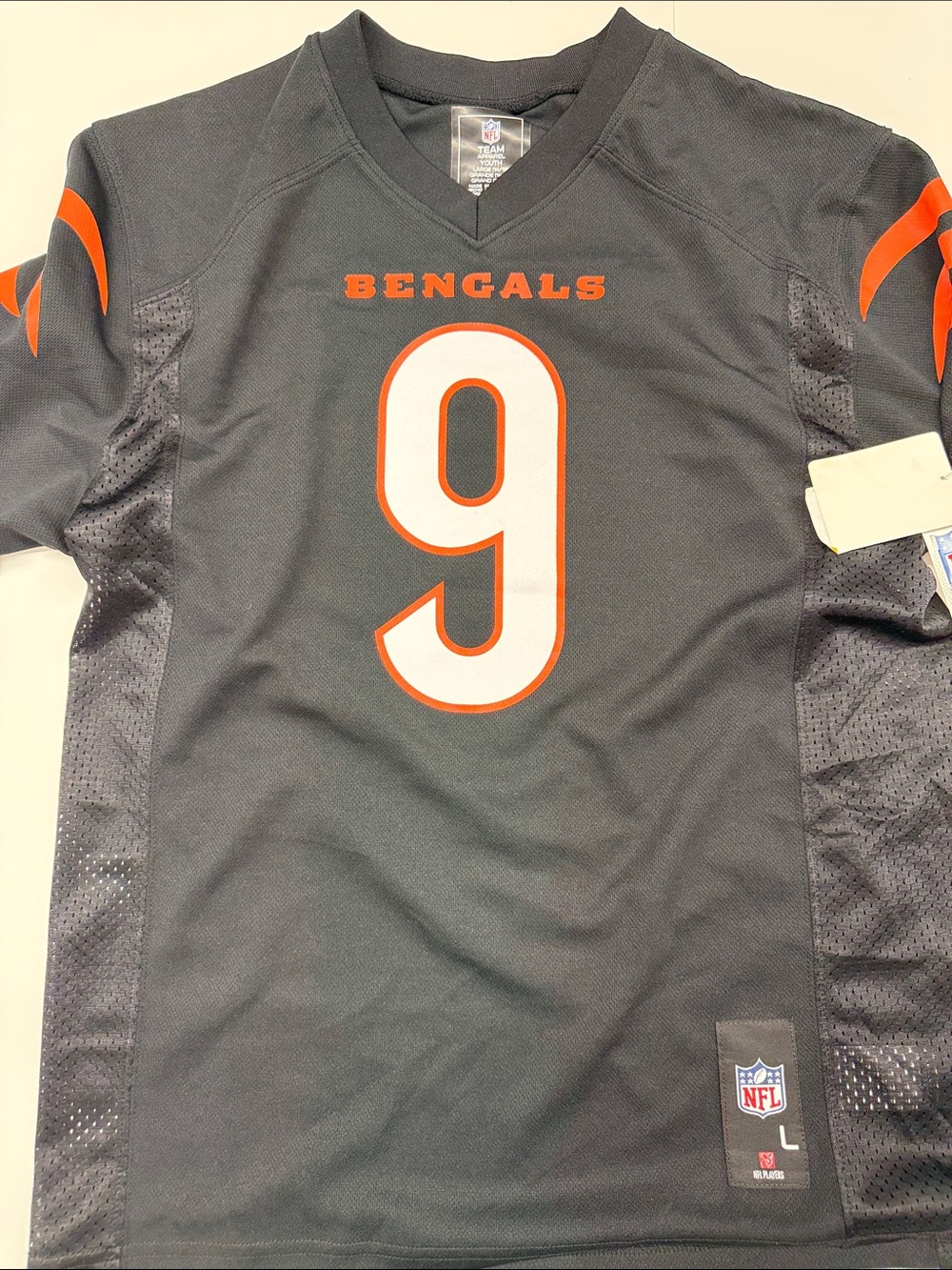 NEW NFL Bengals #9 Burrow Jersey - Youth Large